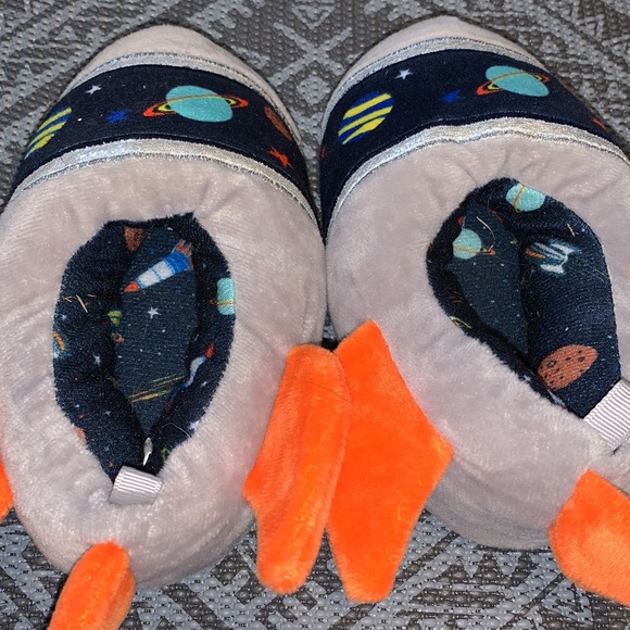 Rocket ship slippers 🚀 | size 7-8 toddler - Picture 6 of 6